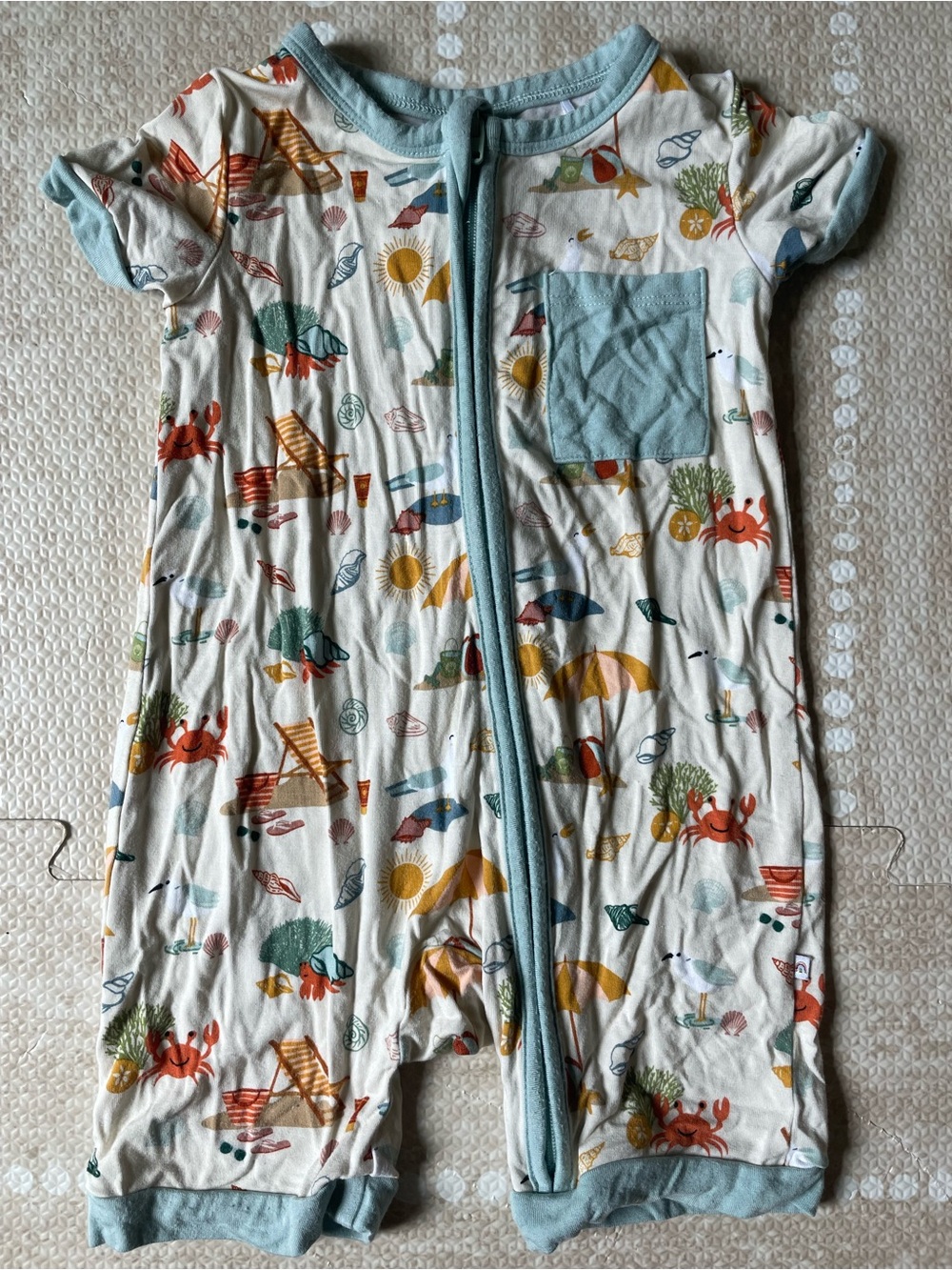 Baby Short-Sleeve Zip Romper Onesie in Light Blue Trim with Beach Print